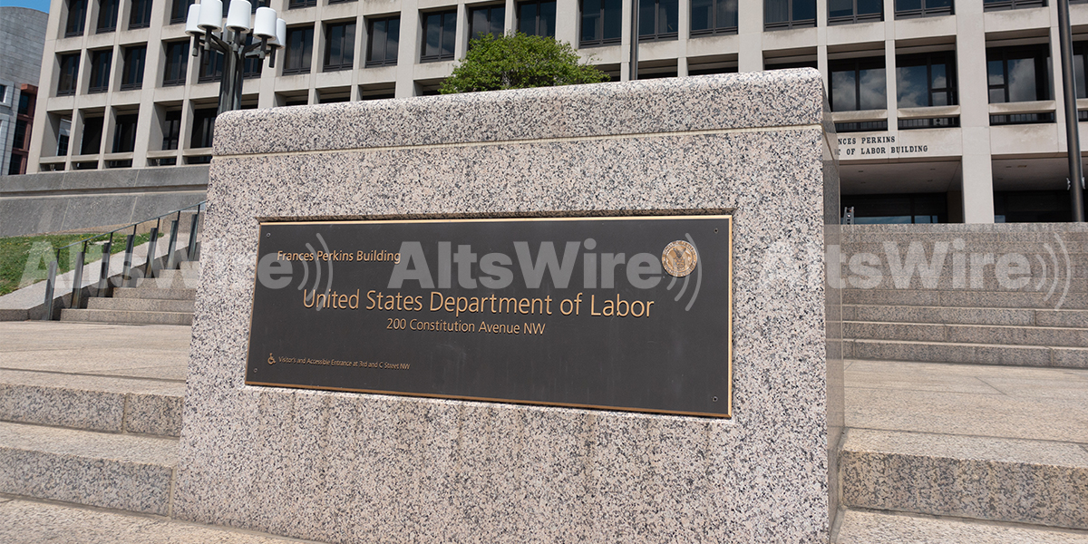 White House Clears DOL Rule on 401(k) Alts Access for Public Comment