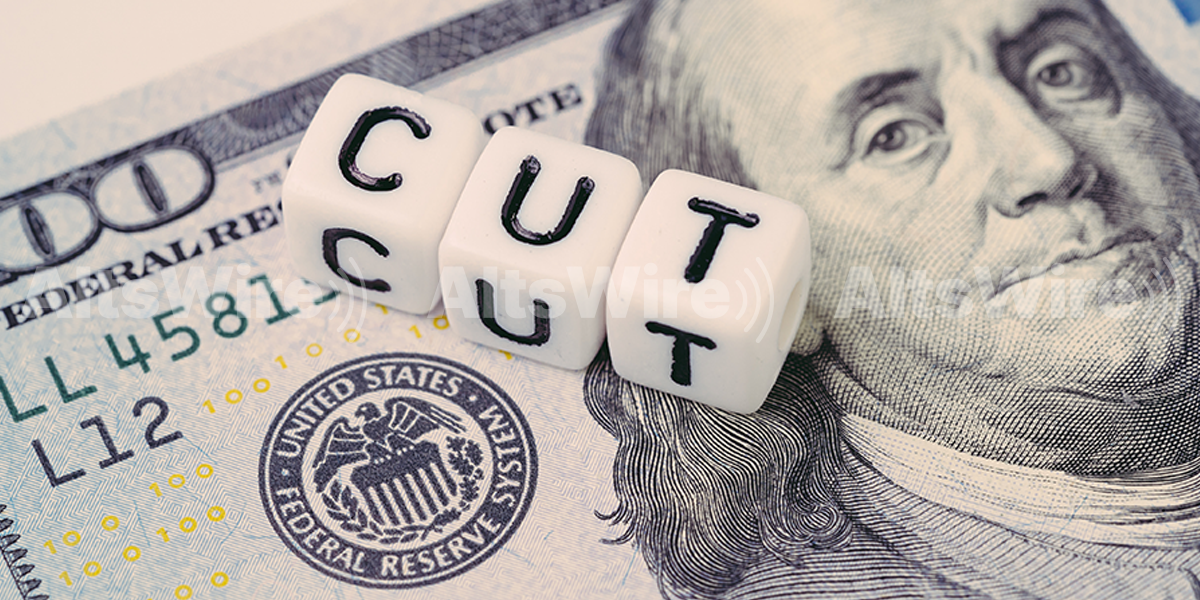 Oaktree BDC Cuts Distribution, Uses Affiliate Backstop After Tender Demand Exceeds Cap