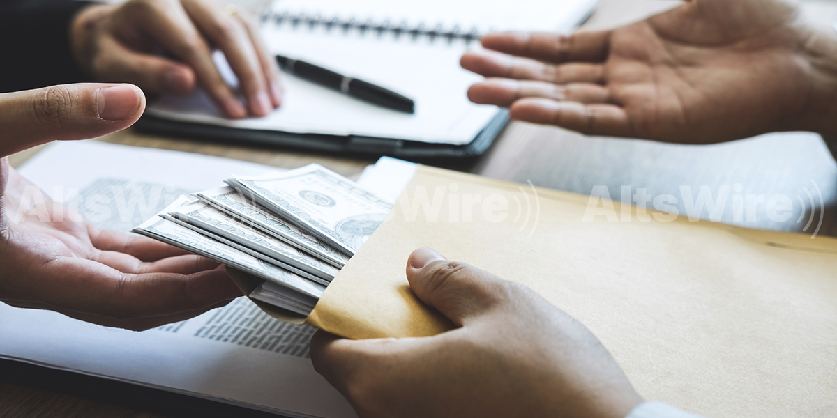 Apollo Debt Solutions BDC Caps Q2 Redemptions at 5% as Withdrawal Requests Hit 16.8%